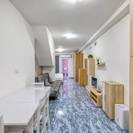 New! Maisonette In By Sf Homes *