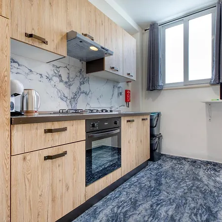 公寓 New! Maisonette In By Sf Homes