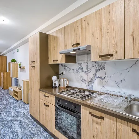 New! Maisonette In By Sf Homes Apartament *