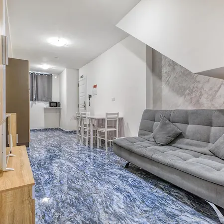 New! Maisonette In By Sf Homes Apartment *